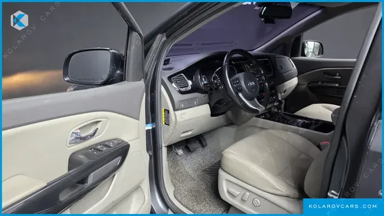 KIA CARNIVAL 9-SEATER PRESTIGE