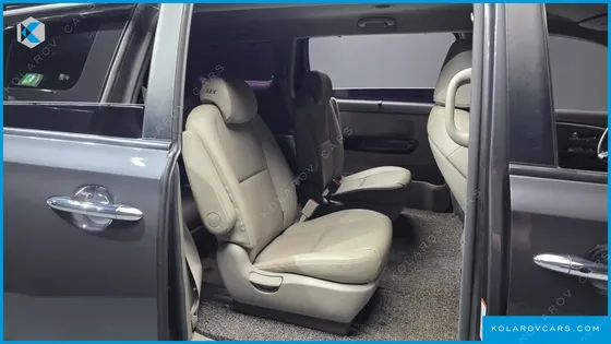KIA CARNIVAL 9-SEATER PRESTIGE