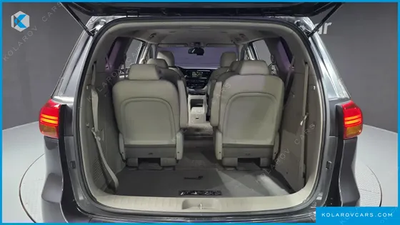 KIA CARNIVAL 9-SEATER PRESTIGE