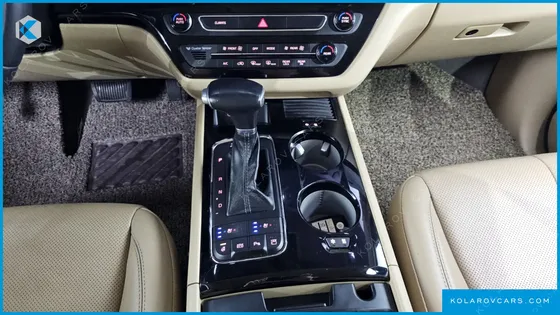 KIA CARNIVAL 9-SEATER HI-LIMOUSINE