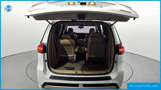 KIA CARNIVAL 9-SEATER HI-LIMOUSINE