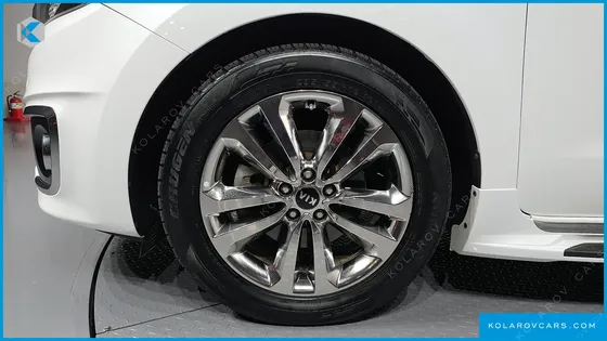 KIA CARNIVAL 9-SEATER PRESTIGE