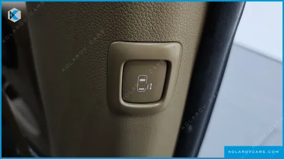 KIA CARNIVAL 9-SEATER PRESTIGE