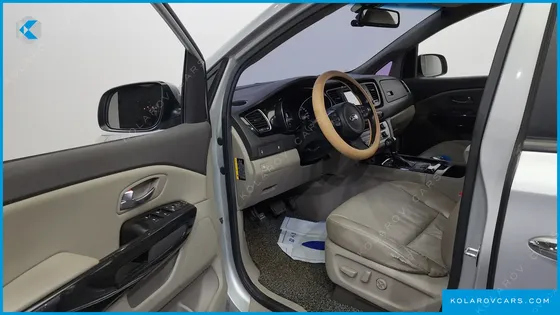 KIA CARNIVAL 9-SEATER PRESTIGE