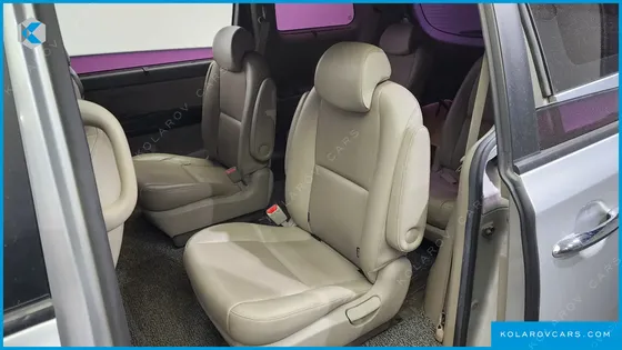 KIA CARNIVAL 9-SEATER PRESTIGE