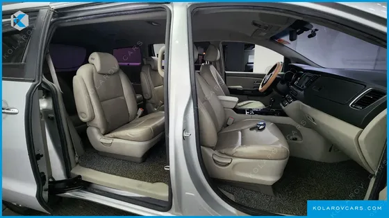 KIA CARNIVAL 9-SEATER PRESTIGE