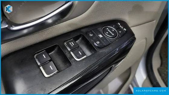 KIA CARNIVAL 9-SEATER PRESTIGE