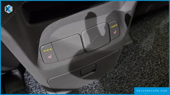 KIA CARNIVAL 9-SEATER PRESTIGE