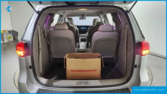 KIA CARNIVAL 9-SEATER PRESTIGE