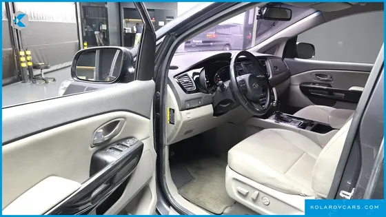 KIA CARNIVAL 11-SEATER PRESTIGE