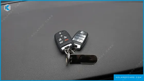 KIA CARNIVAL 11-SEATER PRESTIGE