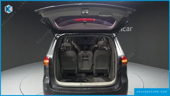 KIA CARNIVAL 11-SEATER PRESTIGE
