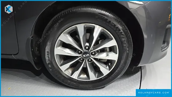 KIA CARNIVAL 11-SEATER PRESTIGE