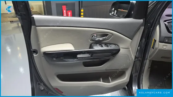 KIA CARNIVAL 11-SEATER PRESTIGE