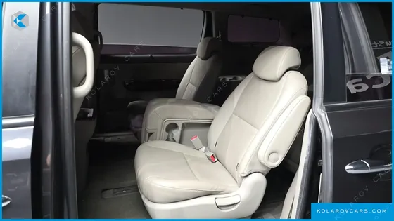 KIA CARNIVAL 11-SEATER PRESTIGE