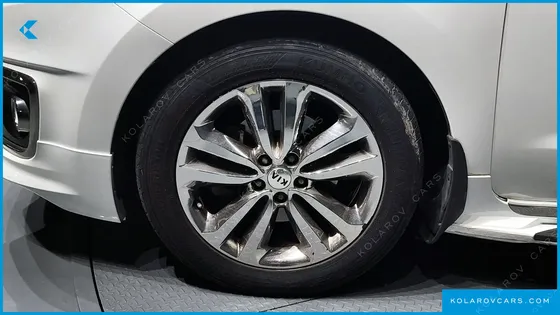 KIA CARNIVAL 7-SEATER LIMOUSINE
