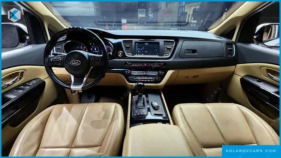 KIA CARNIVAL 7-SEATER LIMOUSINE
