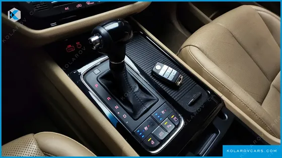 KIA CARNIVAL 7-SEATER LIMOUSINE