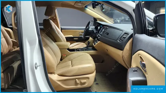 KIA CARNIVAL 7-SEATER LIMOUSINE
