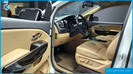 KIA CARNIVAL 7-SEATER LIMOUSINE