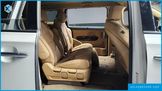 KIA CARNIVAL 7-SEATER LIMOUSINE
