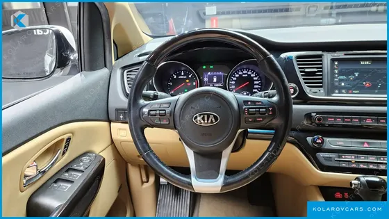 KIA CARNIVAL 7-SEATER LIMOUSINE