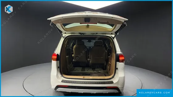 KIA CARNIVAL 7-SEATER LIMOUSINE