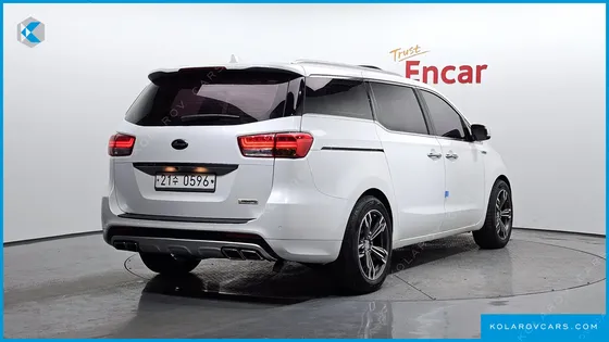 KIA CARNIVAL 7-SEATER LIMOUSINE