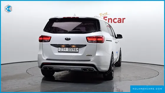 KIA CARNIVAL 7-SEATER LIMOUSINE