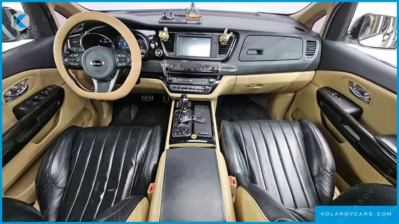 KIA CARNIVAL 7-SEATER LIMOUSINE