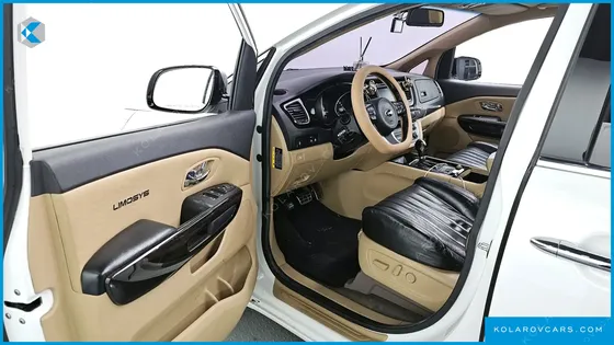 KIA CARNIVAL 7-SEATER LIMOUSINE