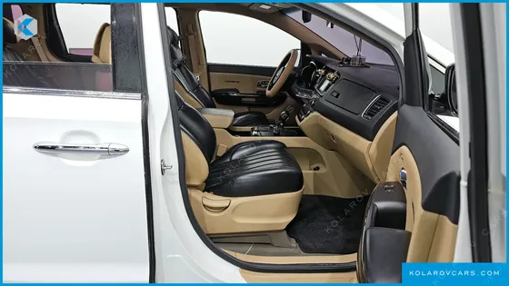 KIA CARNIVAL 7-SEATER LIMOUSINE