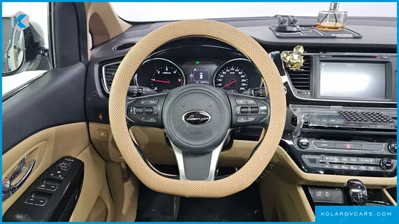 KIA CARNIVAL 7-SEATER LIMOUSINE