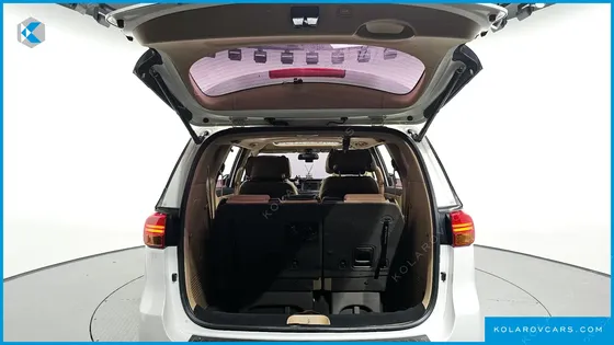 KIA CARNIVAL 7-SEATER LIMOUSINE