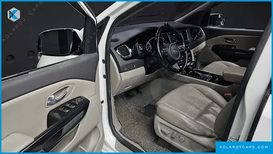 KIA CARNIVAL 9-SEATER PRESTIGE