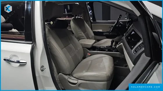 KIA CARNIVAL 9-SEATER PRESTIGE