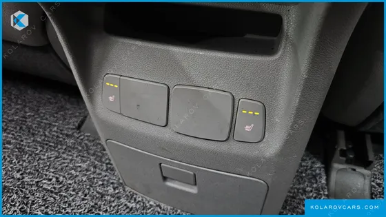 KIA CARNIVAL 9-SEATER PRESTIGE
