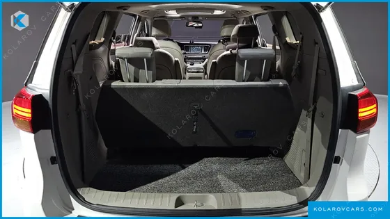 KIA CARNIVAL 9-SEATER PRESTIGE