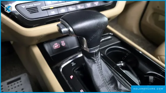 KIA CARNIVAL 9-SEATER NOBLESSE