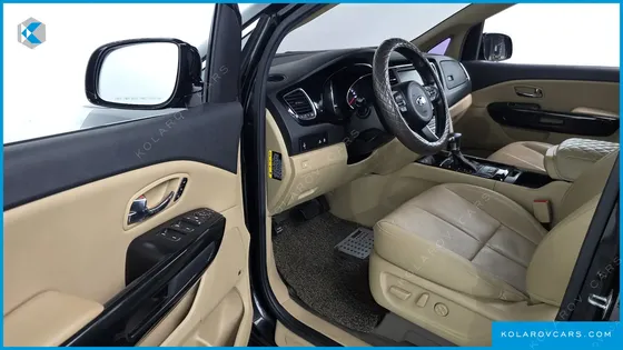 KIA CARNIVAL 9-SEATER NOBLESSE