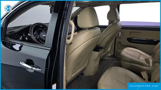 KIA CARNIVAL 9-SEATER NOBLESSE