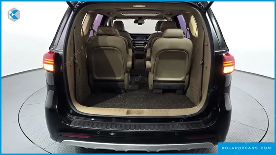 KIA CARNIVAL 9-SEATER NOBLESSE