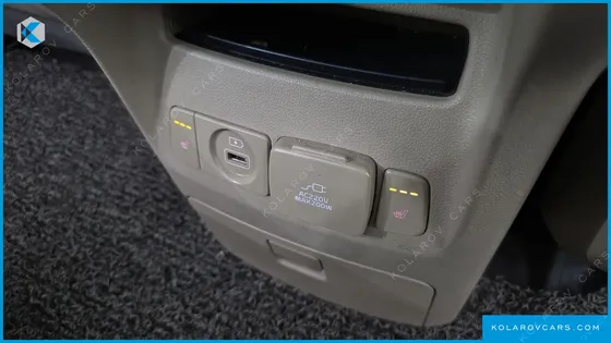 KIA CARNIVAL 9-SEATER NOBLESSE