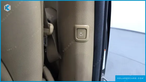 KIA CARNIVAL 9-SEATER NOBLESSE