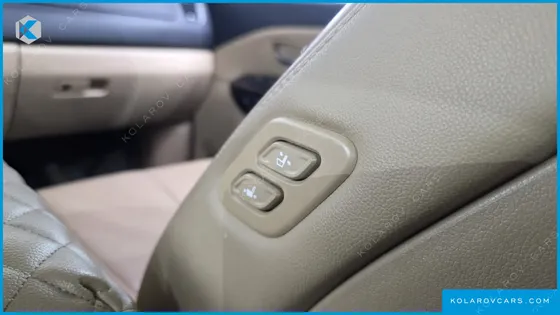 KIA CARNIVAL 9-SEATER NOBLESSE