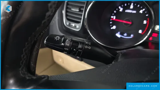 KIA CARNIVAL 9-SEATER NOBLESSE