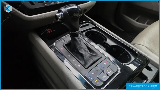 KIA CARNIVAL 9-SEATER PRESTIGE