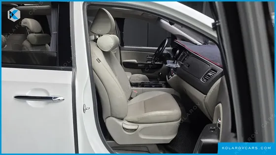 KIA CARNIVAL 9-SEATER PRESTIGE
