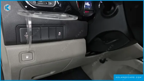 KIA CARNIVAL 9-SEATER PRESTIGE