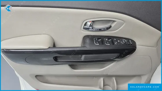 KIA CARNIVAL 9-SEATER PRESTIGE